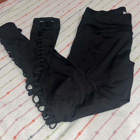 Thrill Performance black leggings size Medium - Picture 1 of 3